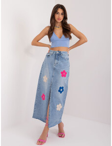 Fashionhunters Modrá midi džínsová sukňa s kvetmi