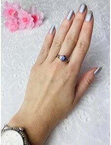Webmoda Dámsky strieborný prsteň s fialovým kryštálom 8