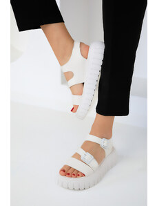 SOHO Biele dámske sandále