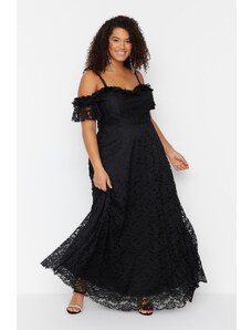 Trendyol Curve Čierne večerné maxi šaty s čipkovaným strihom A-Line