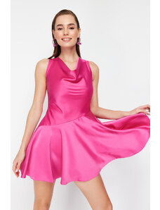 Trendyol Collection Ružové saténové elegantné večerné šaty s golierom Degaje