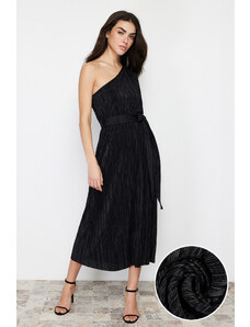 Trendyol Collection Pružné pletené midi šaty s čiernym pásom a jedným rukávom