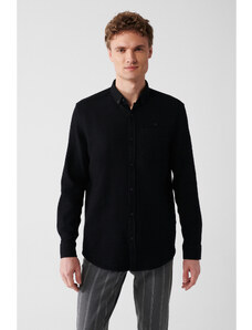 Avva Čierna pánska košeľa Regular Fit s golierom s gombíkom a vreckom A31y2005 zo 100 % bavlny