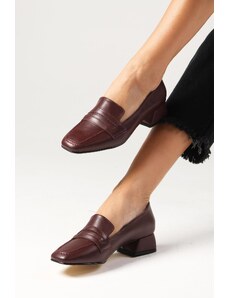 Mio Gusto Krátke dámske topánky s tupou špičkou na podpätku Cecille Burgundy