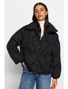 Trendyol Collection Čierny oversize vodoodpudivý prešívaný kabát