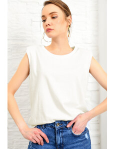 Trend Alaçatı Stili Dámske biele bavlnené tričko s výstrihom a výstrihom