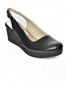 Fox Shoes 03 Čierne dámske topánky z pravej kože na klinovom opätku