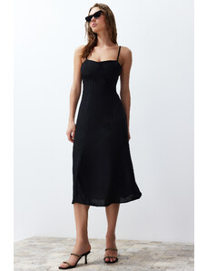 Trendyol Collection Čierne šaty s midi tkaným remienkom v áčkovej línii