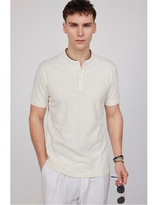 Tudors Pánske tričko Slim Fit Slim Fit zo 100 % bavlny obyčajná Pique Ecru s prevládajúcim golierom