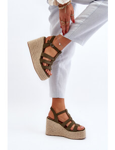 Basic Dámske semišlové khaki sandále na klinovej platforme