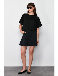 Trendyol Collection Čierna parašutistická sukňa s detailným výstrihom v strede pletené tričkové šaty