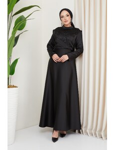 Olcay Večerné saténové hidžábové šaty nadmernej veľkosti so záhybom a detailmi kamienkov ČIERNA