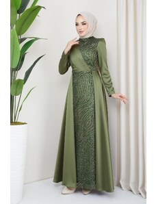 Olcay Saténové hidžábové večerné šaty s flitrami a trblietavými detailmi vpredu a mysovou sukňou SVETLO ZELENÁ
