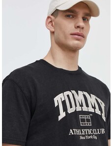 Bavlnené tričko Tommy Jeans pánske, čierna farba, s nášivkou, DM0DM18557