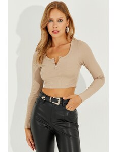 Cool & Sexy Women's Beige Front Buttoned Crop Blouse CG303