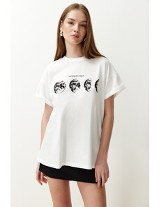 Trendyol Collection Ecru 100% bavlna s potlačou Boyfriend Fit Crew Neck Pletené tričko