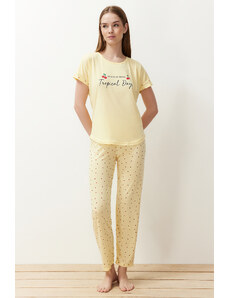 Trendyol Collection Súprava pleteného pyžama so vzorom žltej čerešne