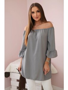 Kesi Spanish blouse with ruffles on the sleeve of gray color