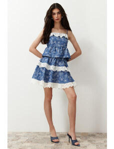 Trendyol Collection Modrá čipkovaná mini tkaná sukňa