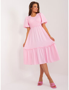 ITALY MODA Dámske ružové šaty s elastickým riasením na hrudi a s volánmi