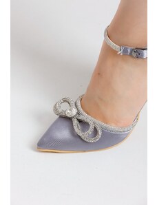 en7 Sivé dámske klasické 7 cm topánky na podpätku 132