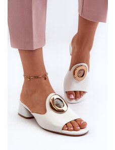 Kesi Elegant patented women's low-heeled slippers with gold trimmings, white Uzimila