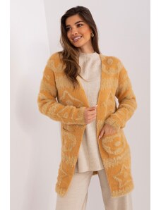 MladaModa Vzorovaný kardigánový sveter s krátkym vlasom model 50300 farba camel