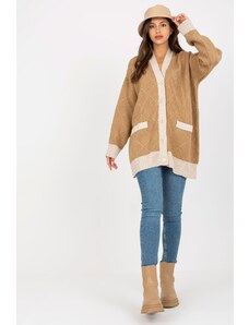 MladaModa Vzorovaný sveter so zapínaním na gombíky model 25803 farba camel
