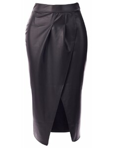 Čierna sukňa s rázporkom mokrý vzhľad