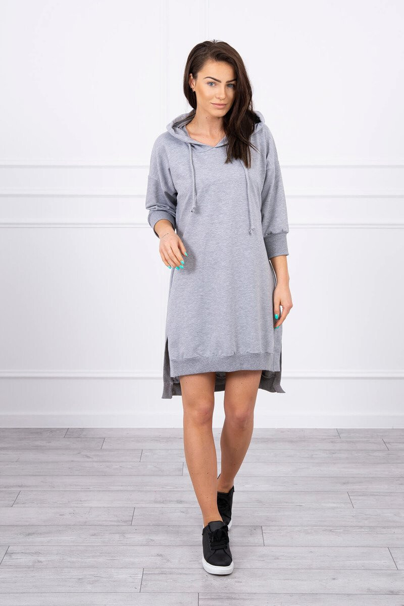K-Fashion Šaty s kapucňou a dlhším chrbtom šedej