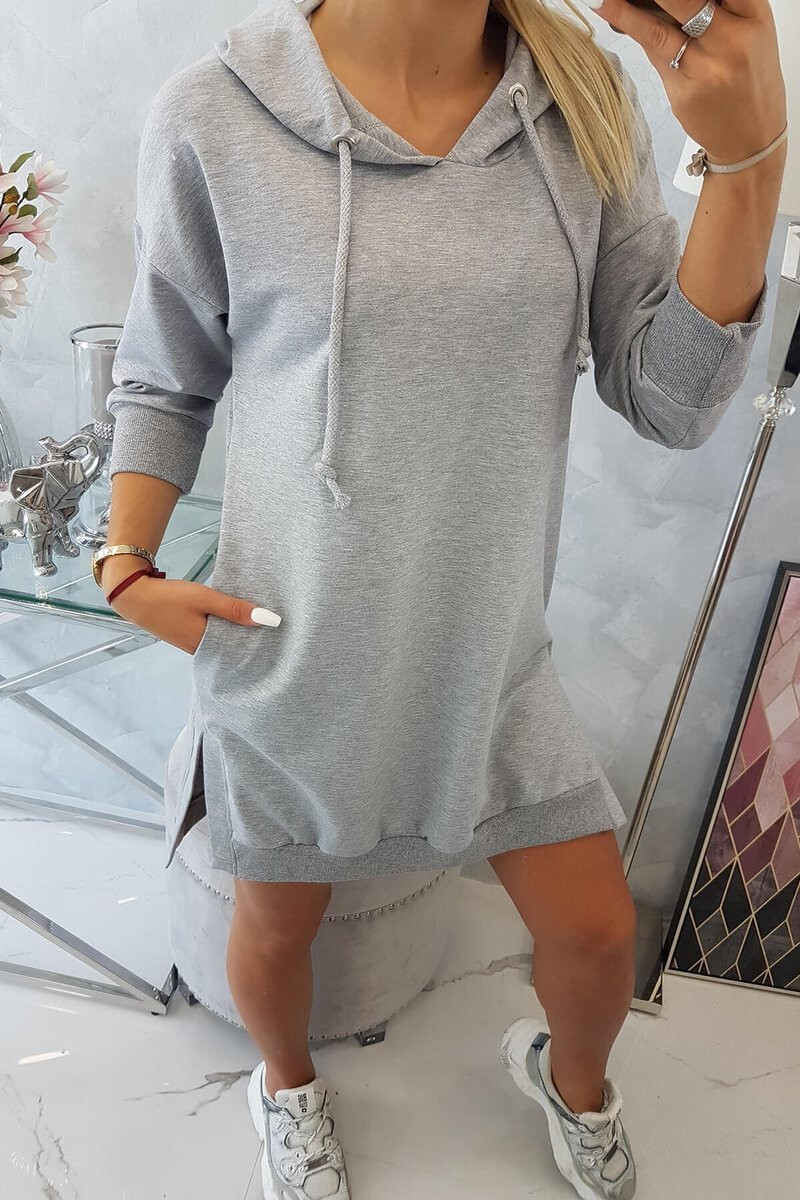 K-Fashion Šaty s kapucňou a dlhším chrbtom šedej