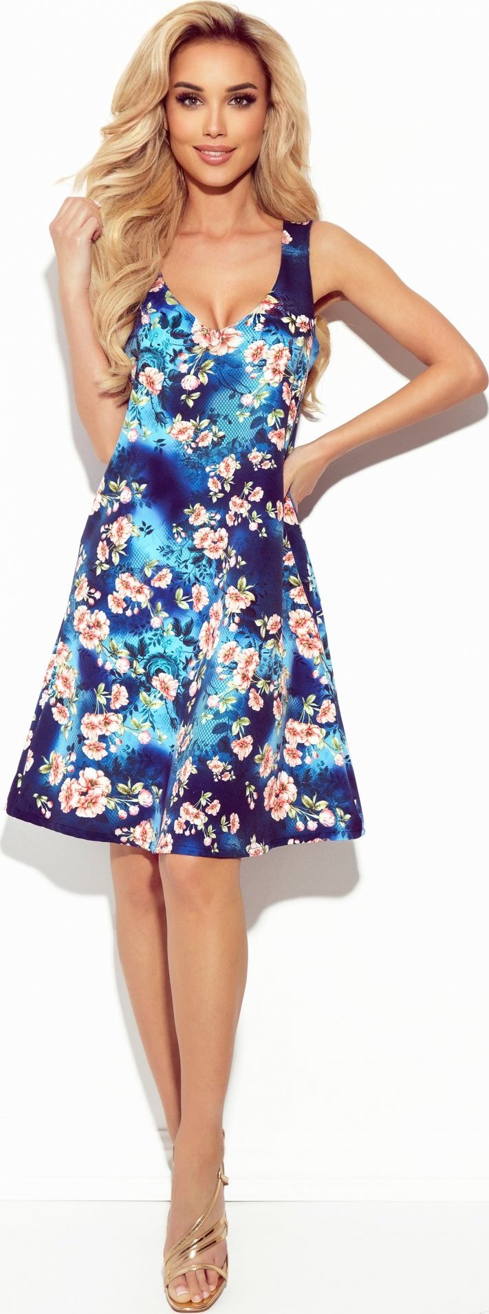 NUMOCO Modré kvetované šaty s výstrihom a opaskom MELINA 377-2