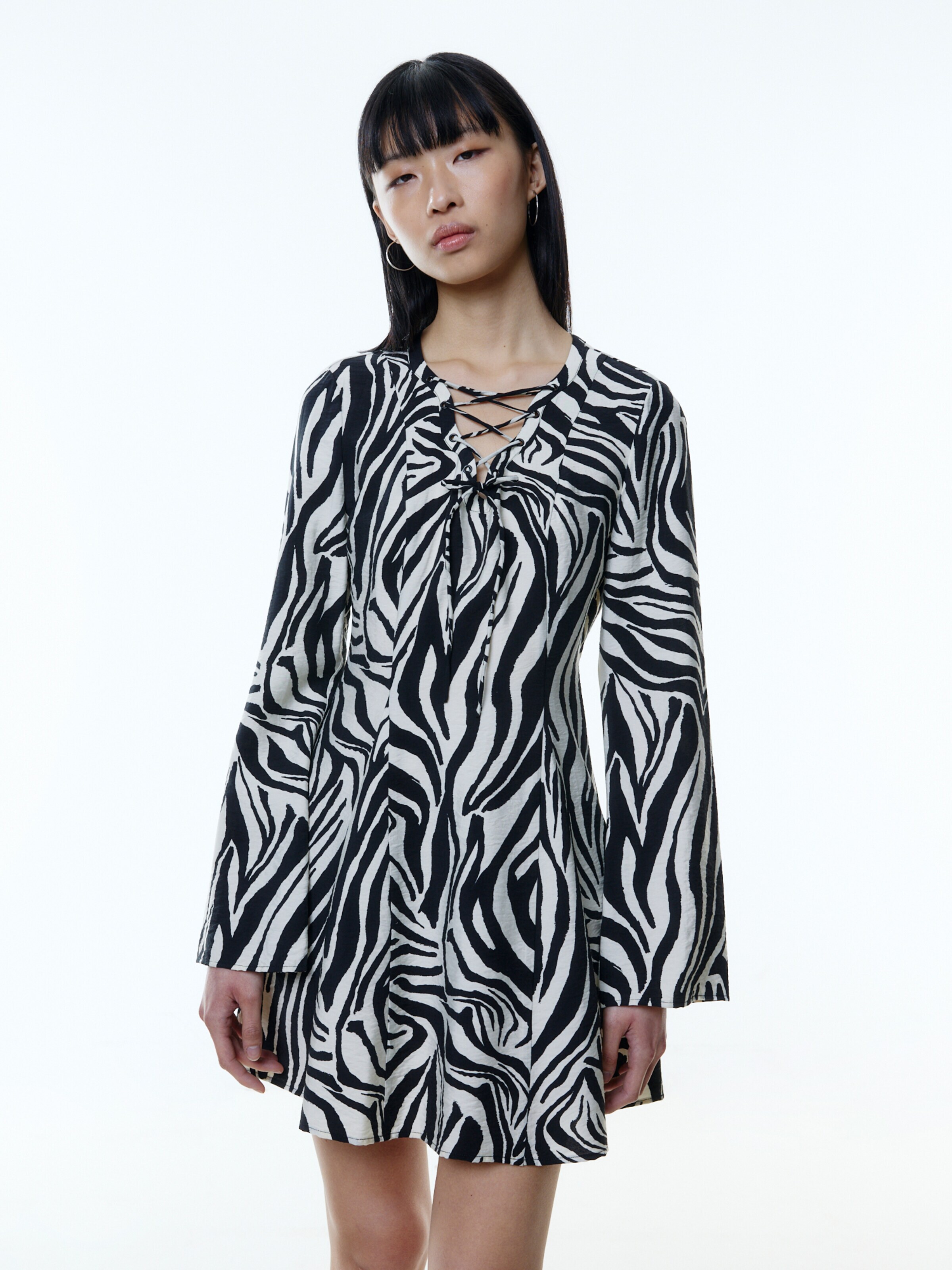 EDITED Šaty 'Prudence' béžová / čierna