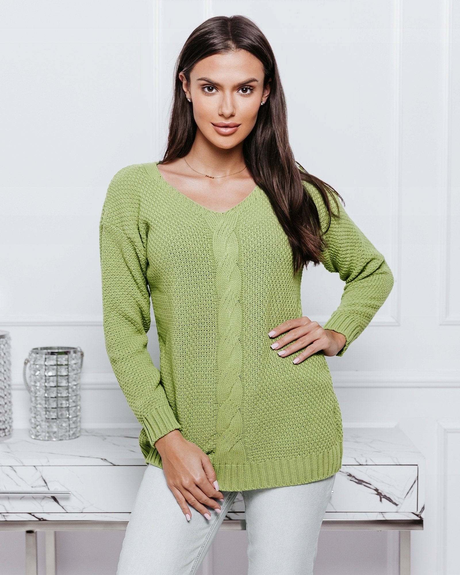 Fashionweek Luxusný sveter dámsky s výstrihom do V NB6482