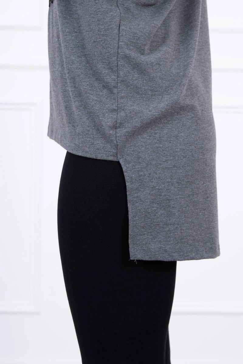 MladaModa Blúzka s motívom oka a predlženou zadnou časťou model 9315 grafitová