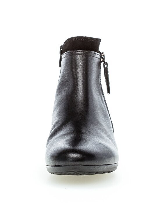 Kotníková obuv v širším zpracování Gabor 52.718.57 černá