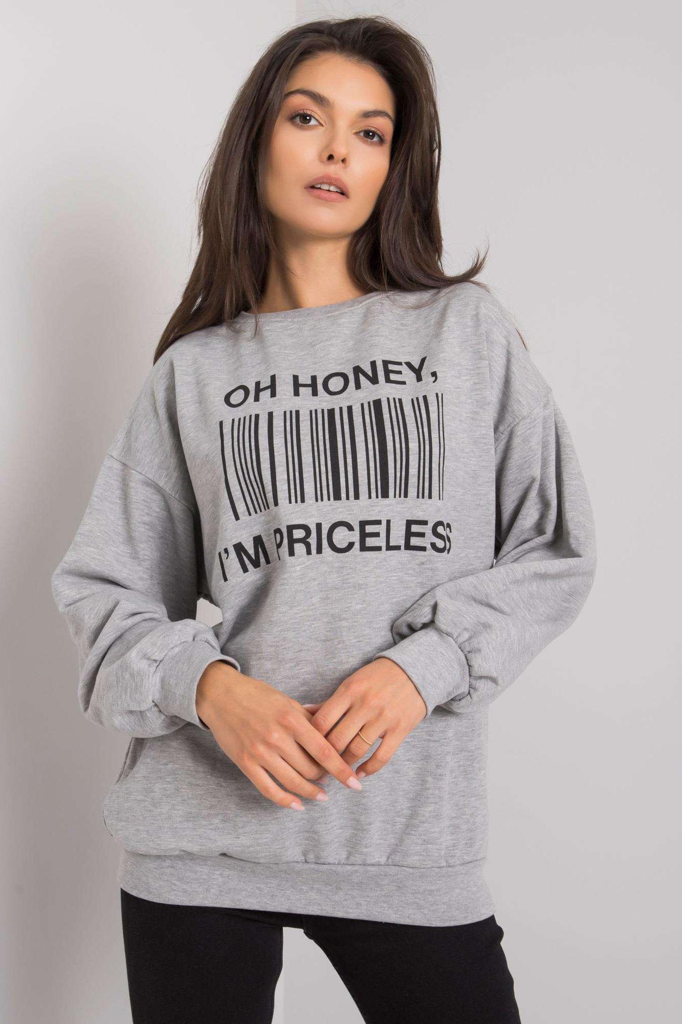 MladaModa Oversize mikina Basile s potlačou šedá