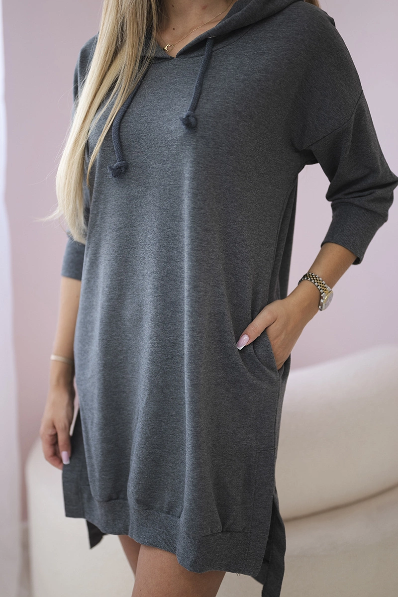 Šaty 9078 s kapucňou a dlhším chrbtom