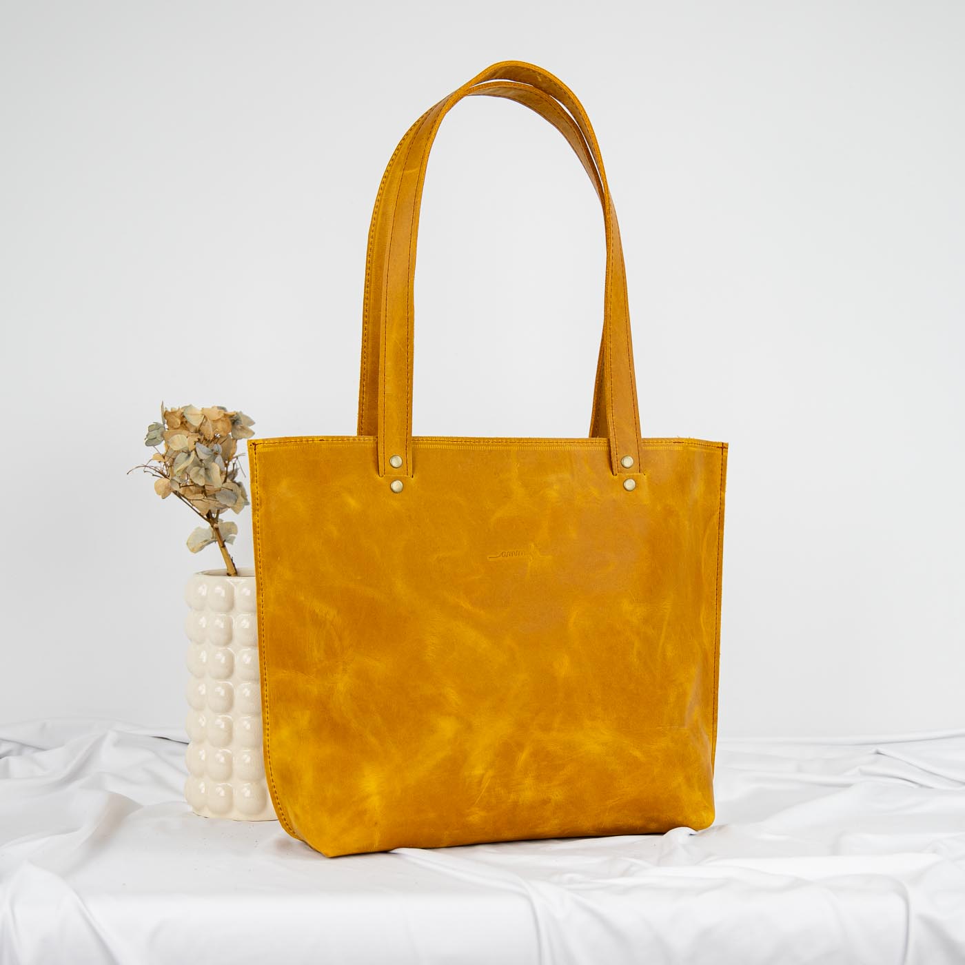 Ammyla Kožená kabelka Lea (crazy honey)