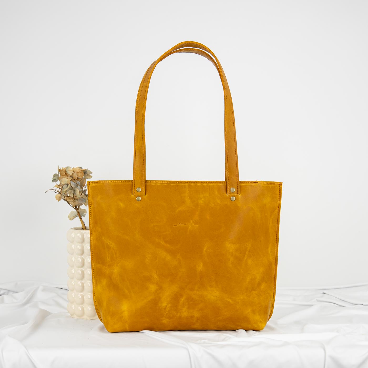 Ammyla Kožená kabelka Lea (crazy honey)