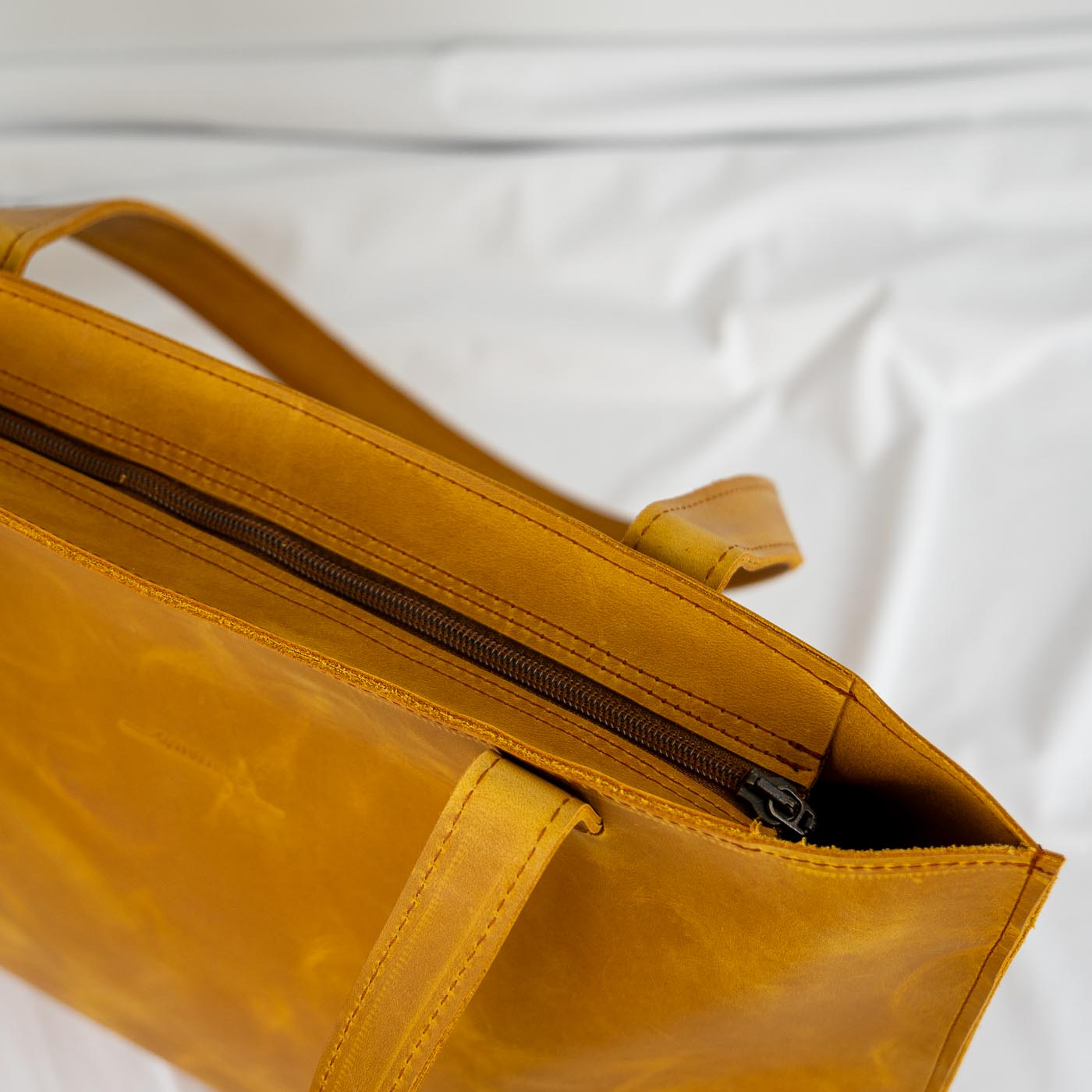 Ammyla Kožená kabelka Lea (crazy honey)