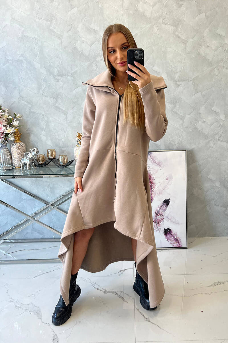 Béžové zateplené šaty s dlhšími bokmi 21756 - Kesi