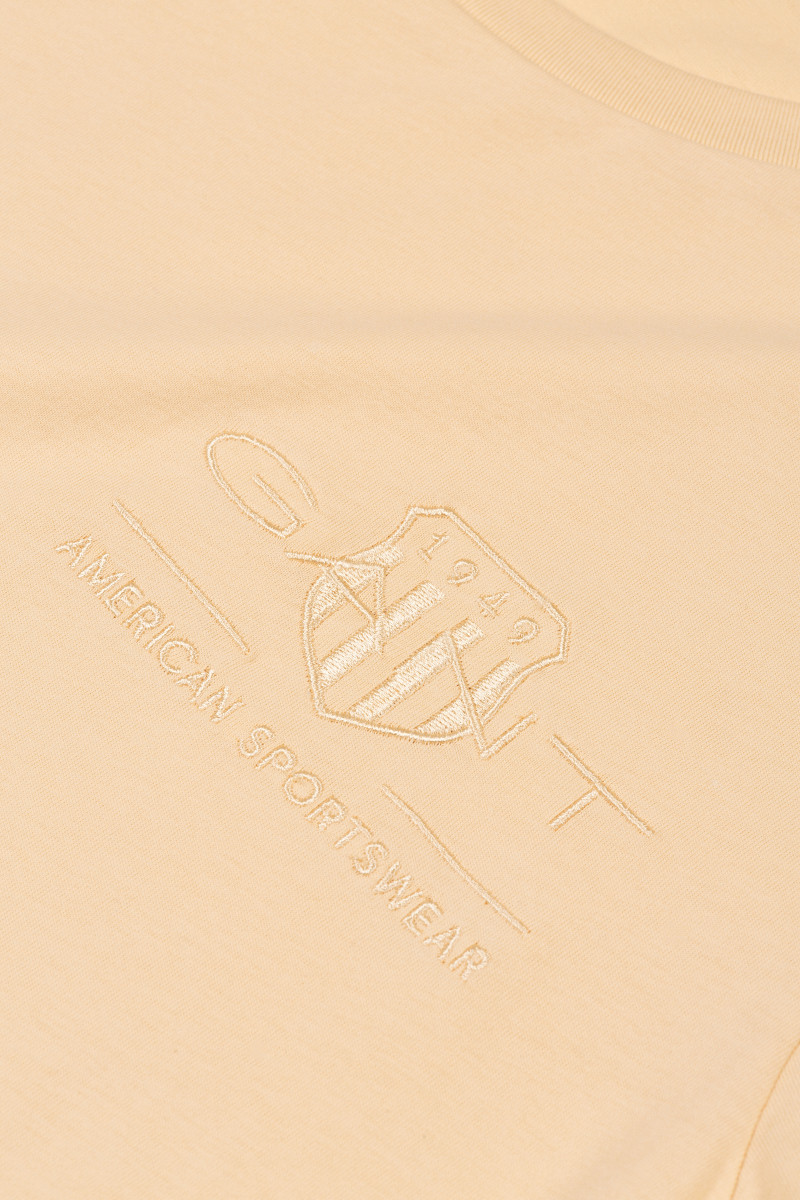 TRIČKO GANT REG TONAL SHIELD SS T-SHIRT DUSTY LIGHT YELLOW