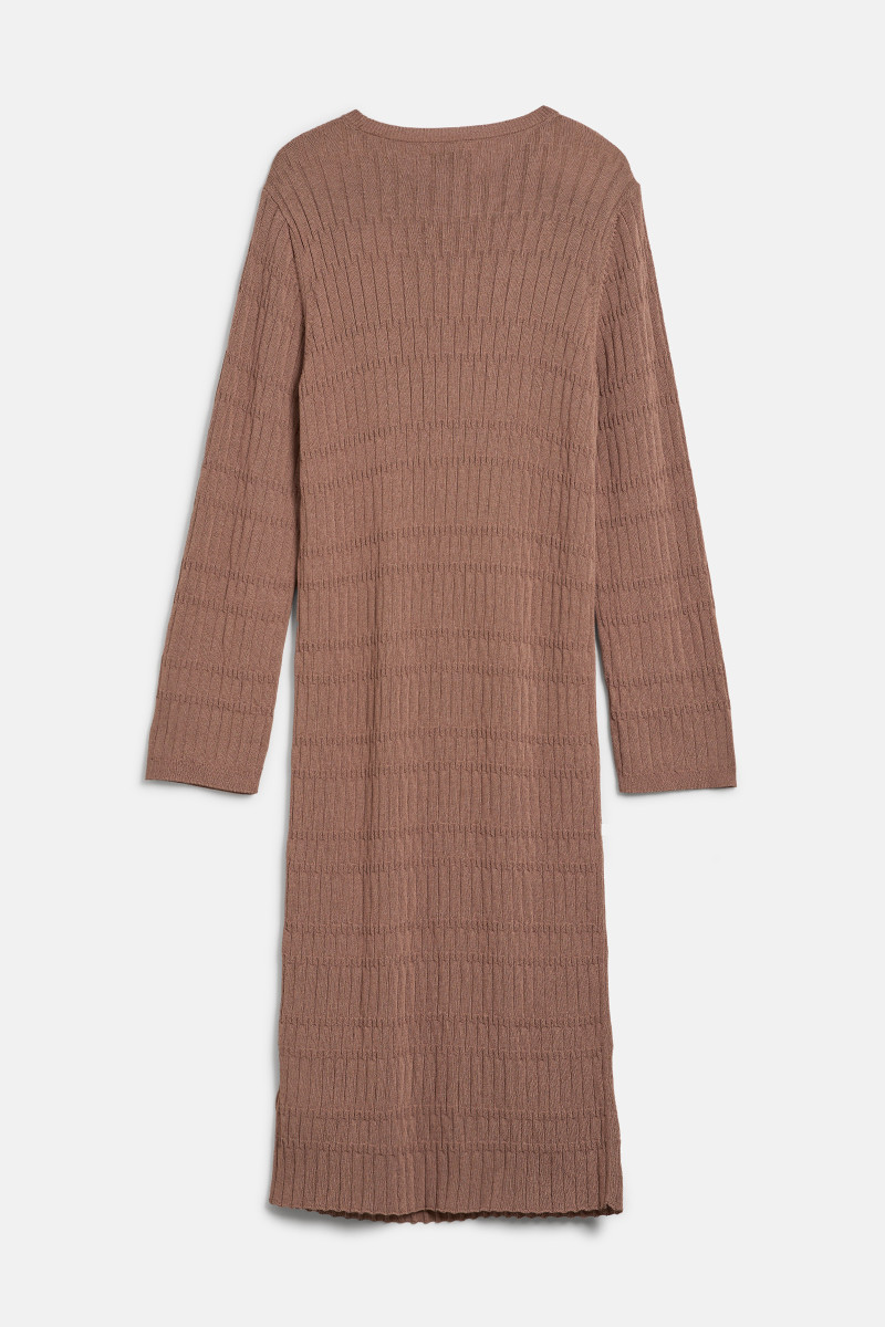 ŠATY GANT TEXTURED KNIT DRESS ROASTED WALNUT