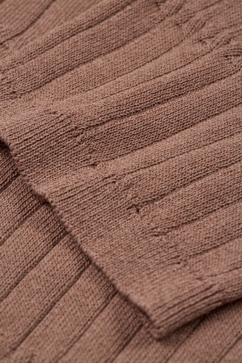 ŠATY GANT TEXTURED KNIT DRESS ROASTED WALNUT