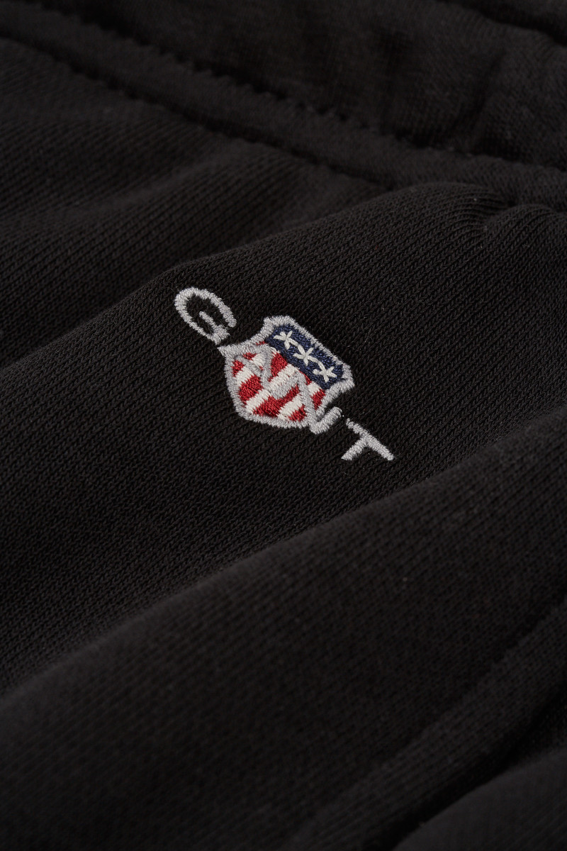 TEPLÁKOVÉ ŠORTKY GANT REG SHIELD SHORTS BLACK