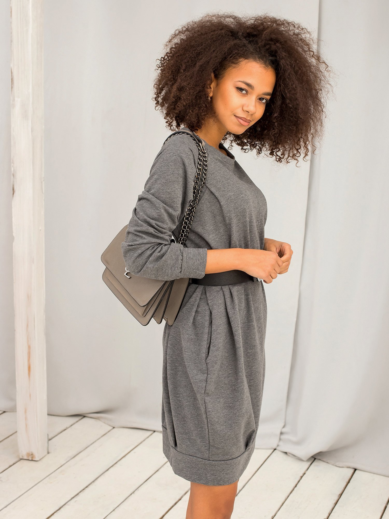 BASIC Tmavosivé voľné šaty s vreckami RV-TU-5184.93P-dark gray