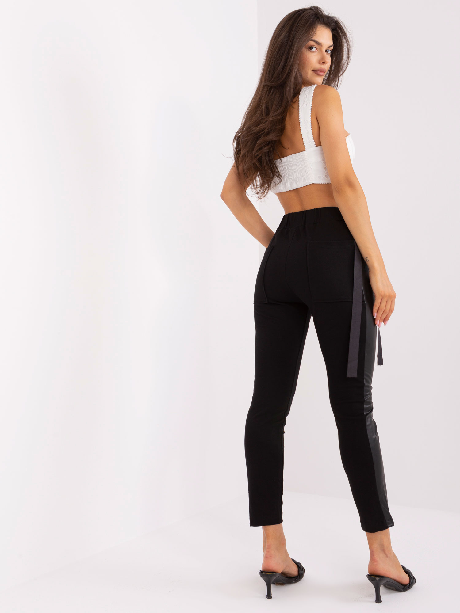 BASIC Čierne nohavice so postranným pruhom a strapcami EM-DR-HS-21-560.20-black