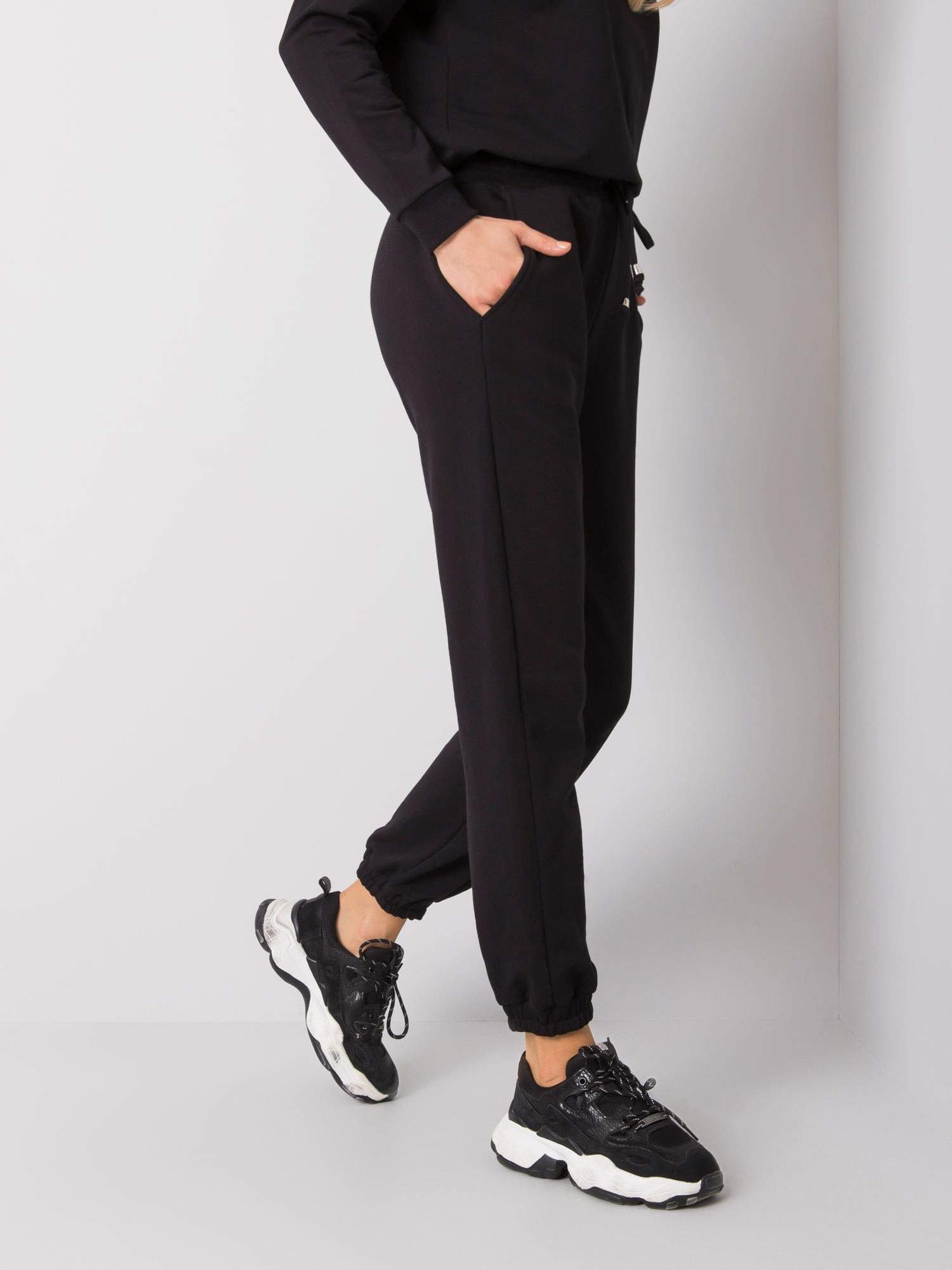 BASIC Čierne dámske tepláky RV-DR-6120.03P-black