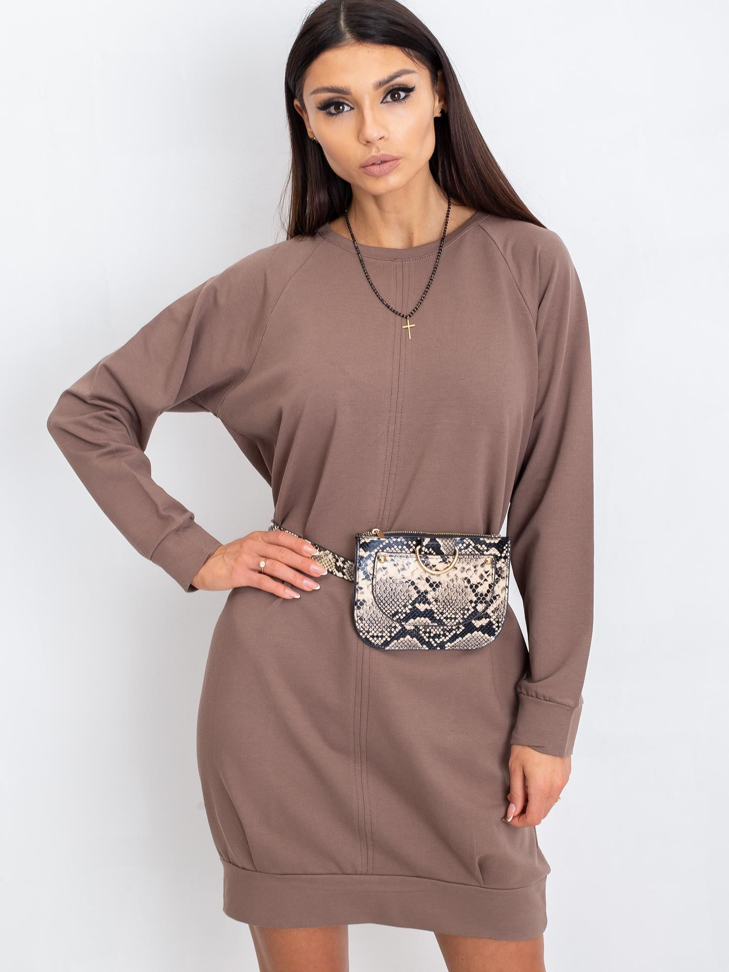 BASIC Voľné béžové šaty s vreckami RV-TU-5184.93P-dark beige